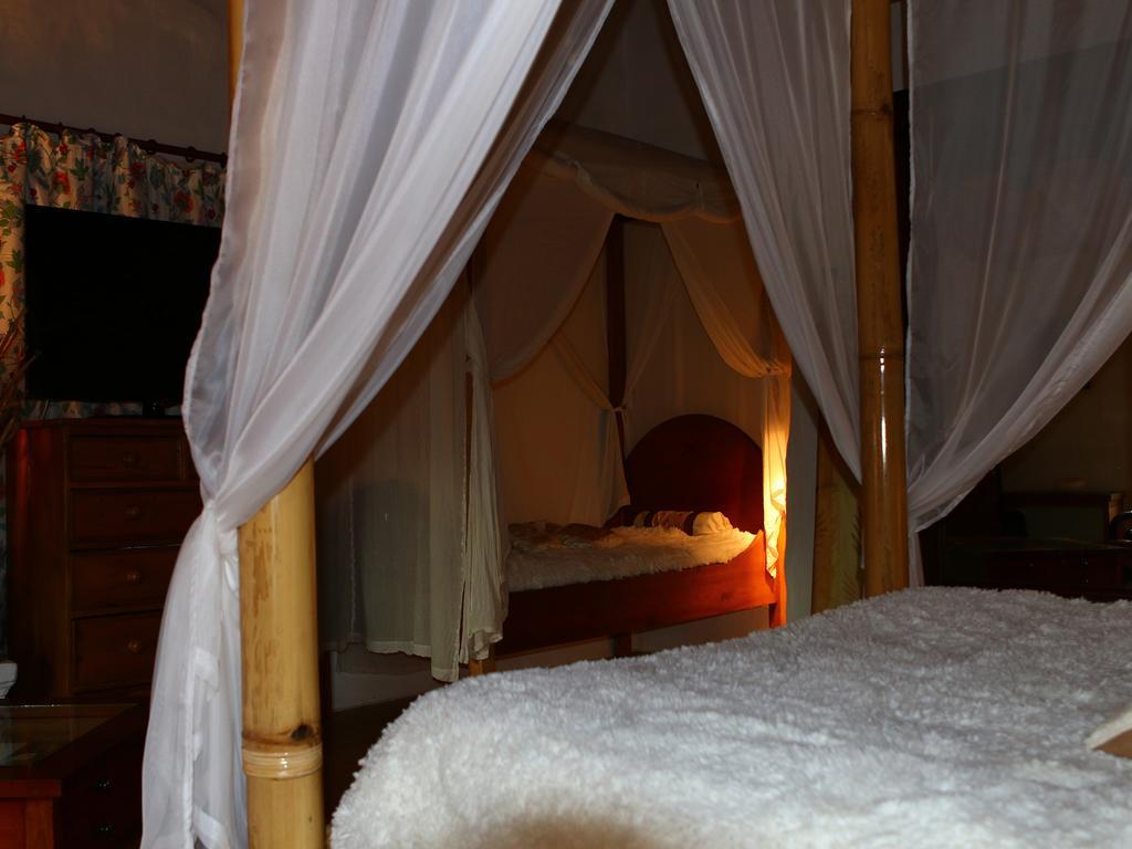 Au "Bon Endroit" Hotel Genebrieres Room photo